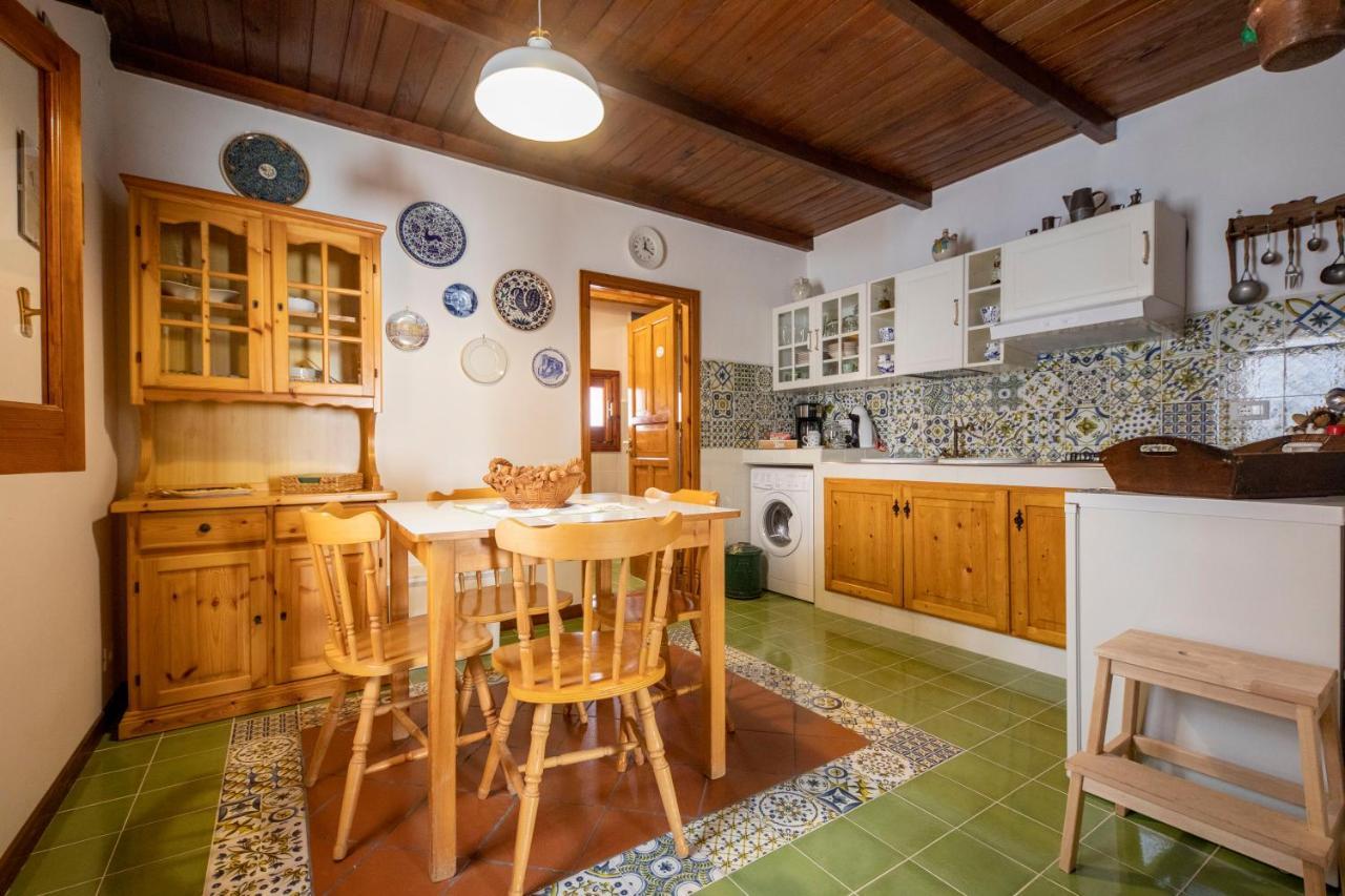 Familyholidays La Finestra Di Fronte Cefalu Ngoại thất bức ảnh