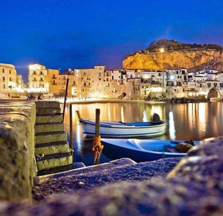 Familyholidays La Finestra Di Fronte Cefalu Ngoại thất bức ảnh